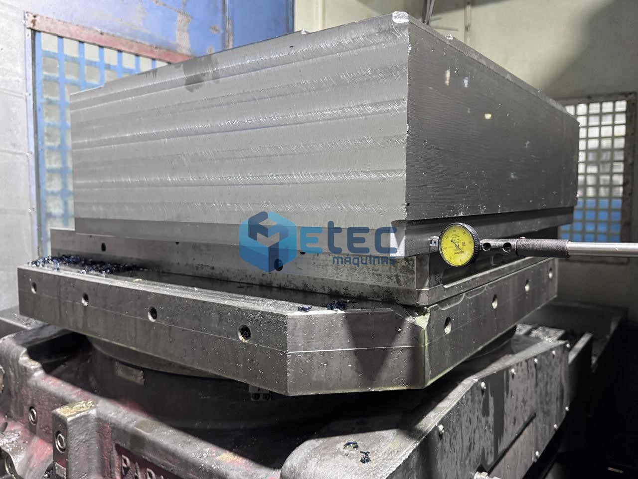 Centro de Usinagem Dahlih HC-2000