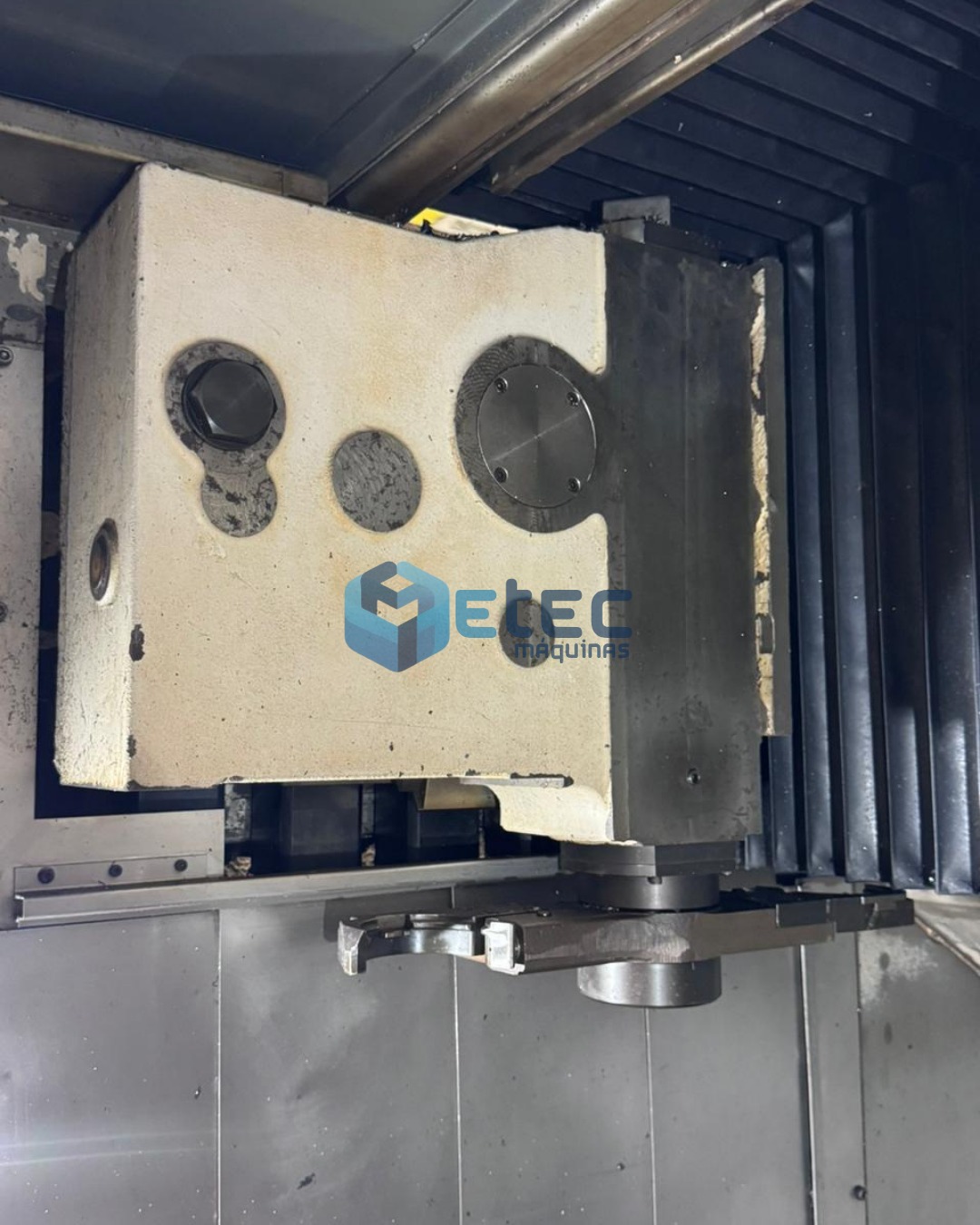 Centro de Usinagem Okuma CS-41