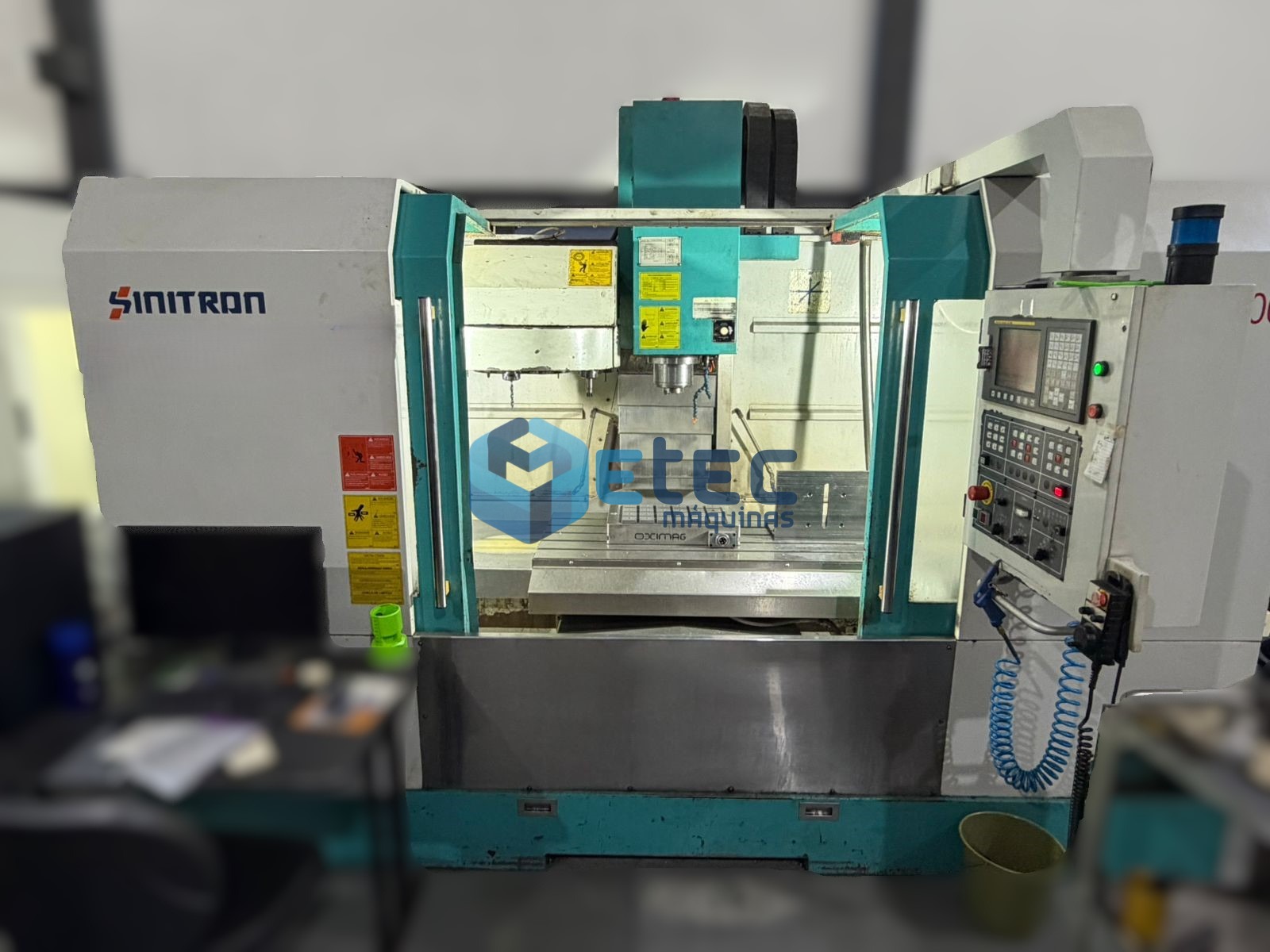 Centro de Usinagem Sinitron VMC-1000L