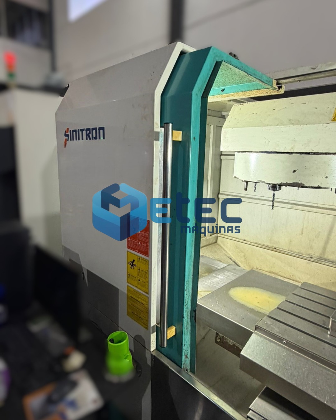 Centro de Usinagem Sinitron VMC-1000L