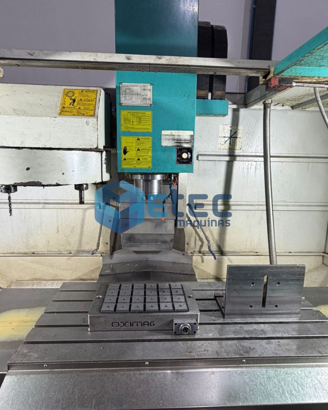Centro de Usinagem Sinitron VMC-1000L