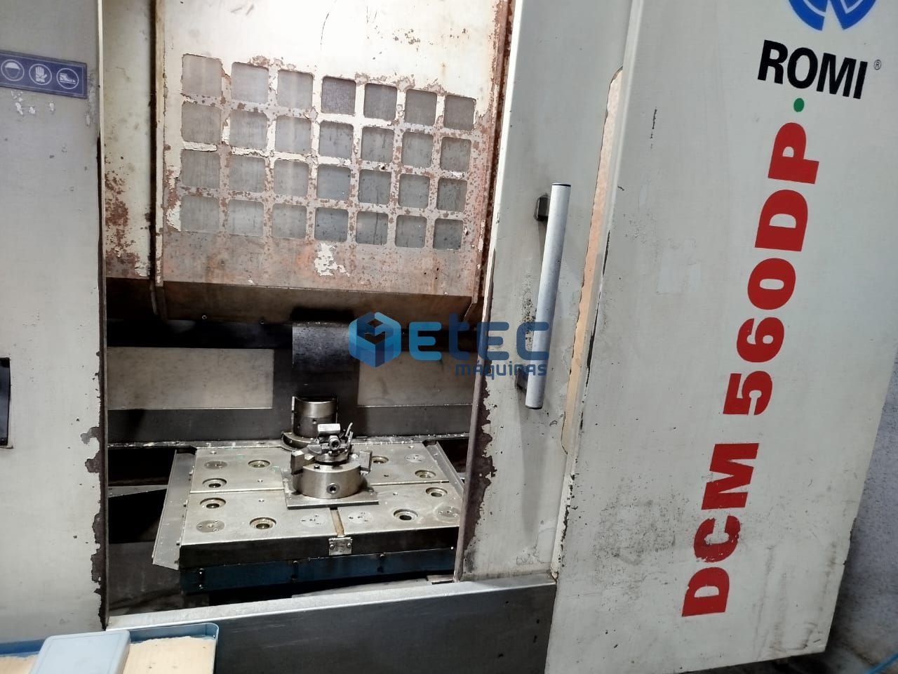 Centro de Usinagem Vertical Duplo Pallet ROMI DCM 560DP