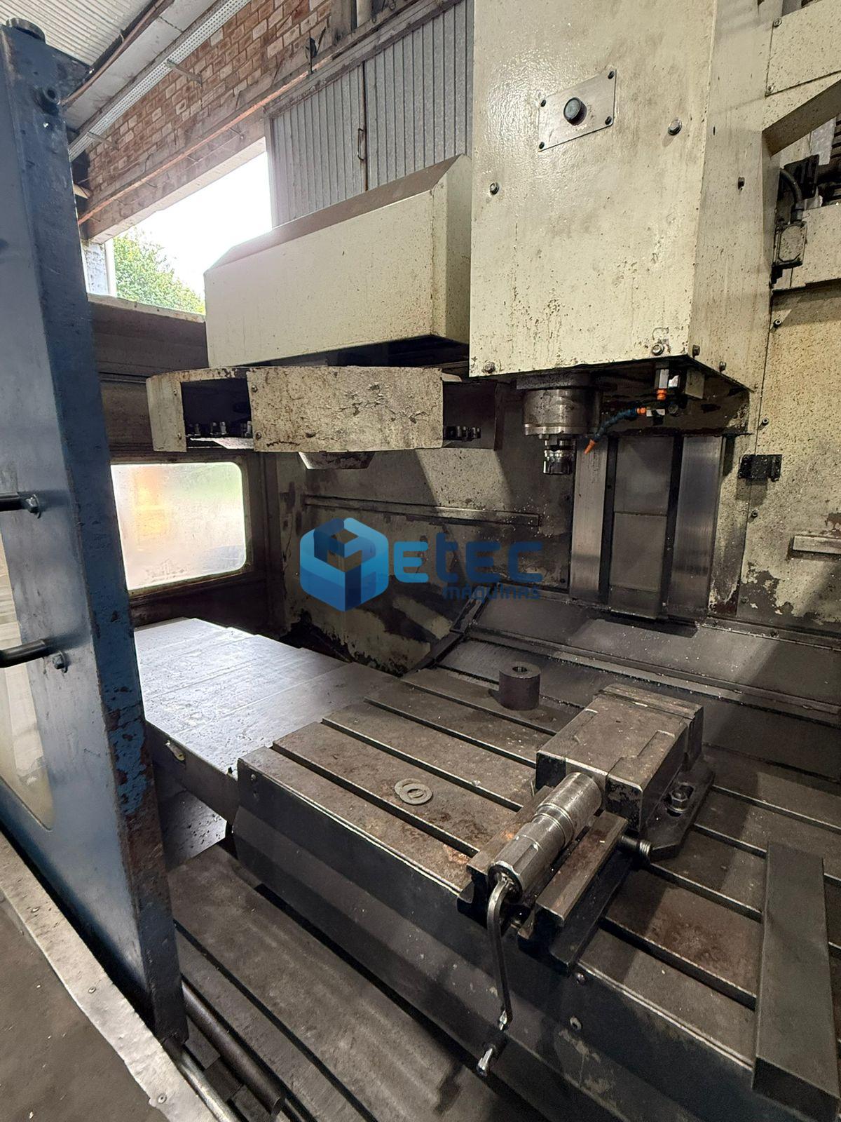 Centro de Usinagem Dyna DM4322