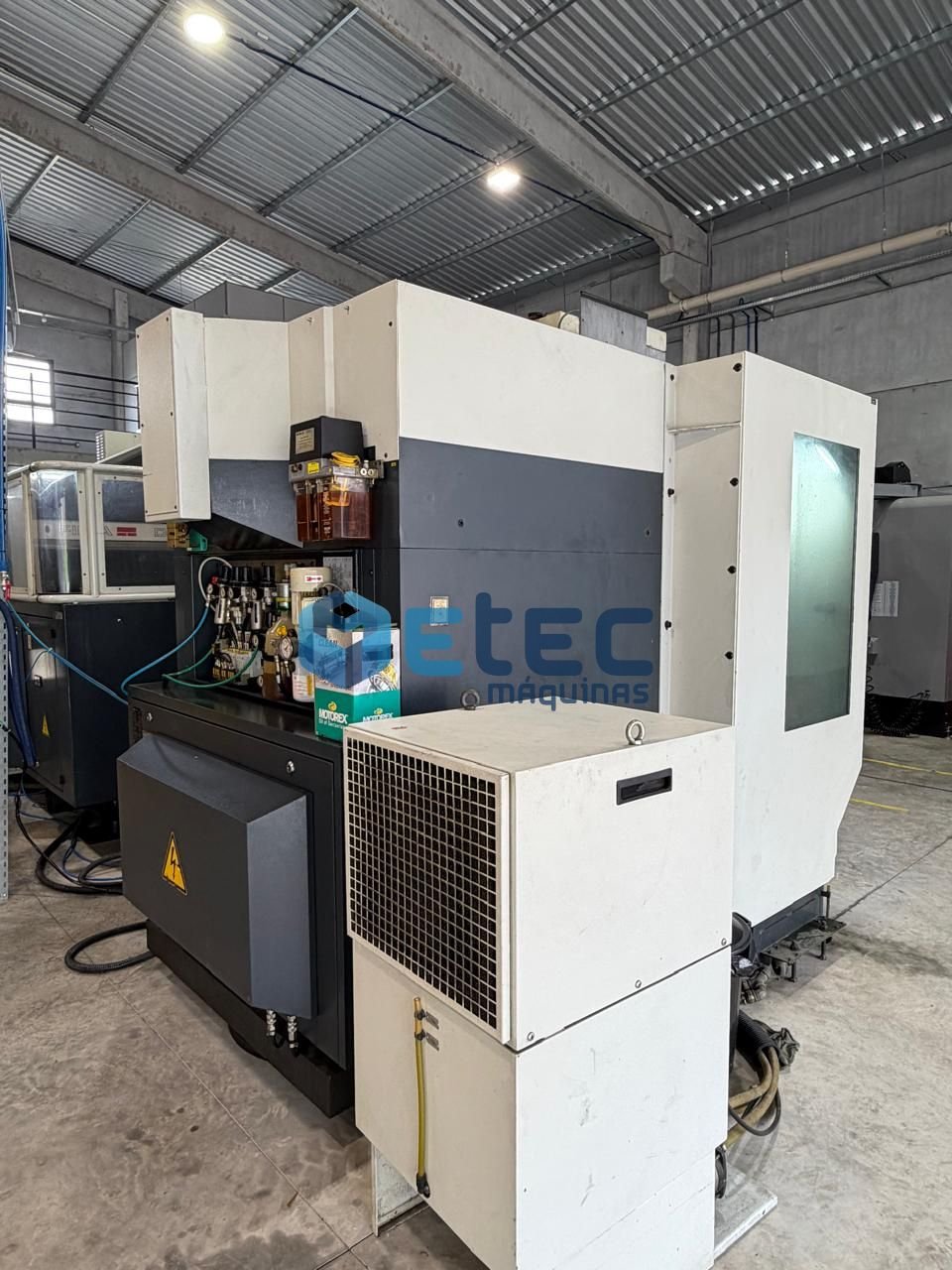 Centro de Usinagem Vertical High Speed Mikron VCP 800