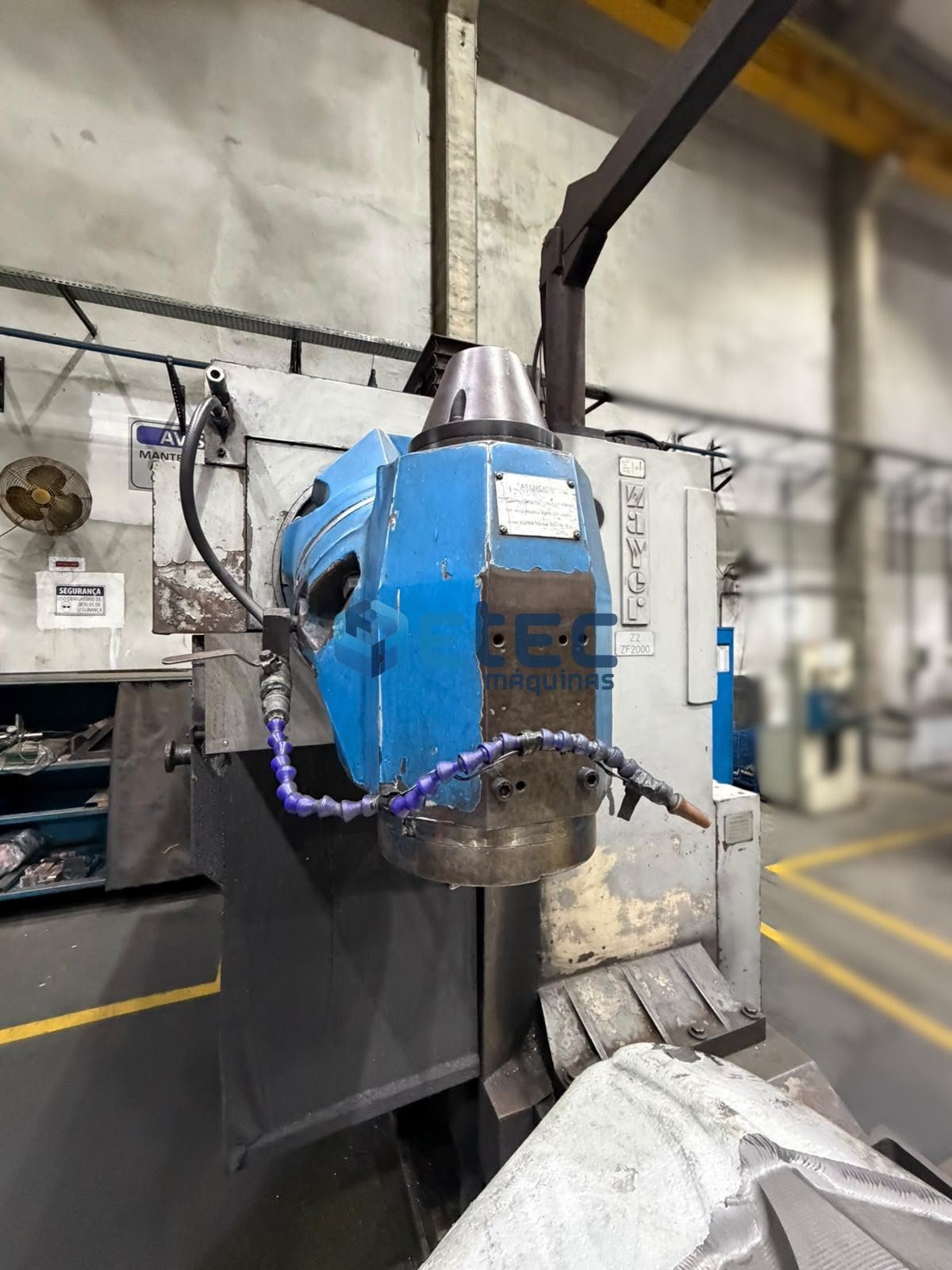 Centro de Usinagem Vertical High Speed Mikron VCP 800