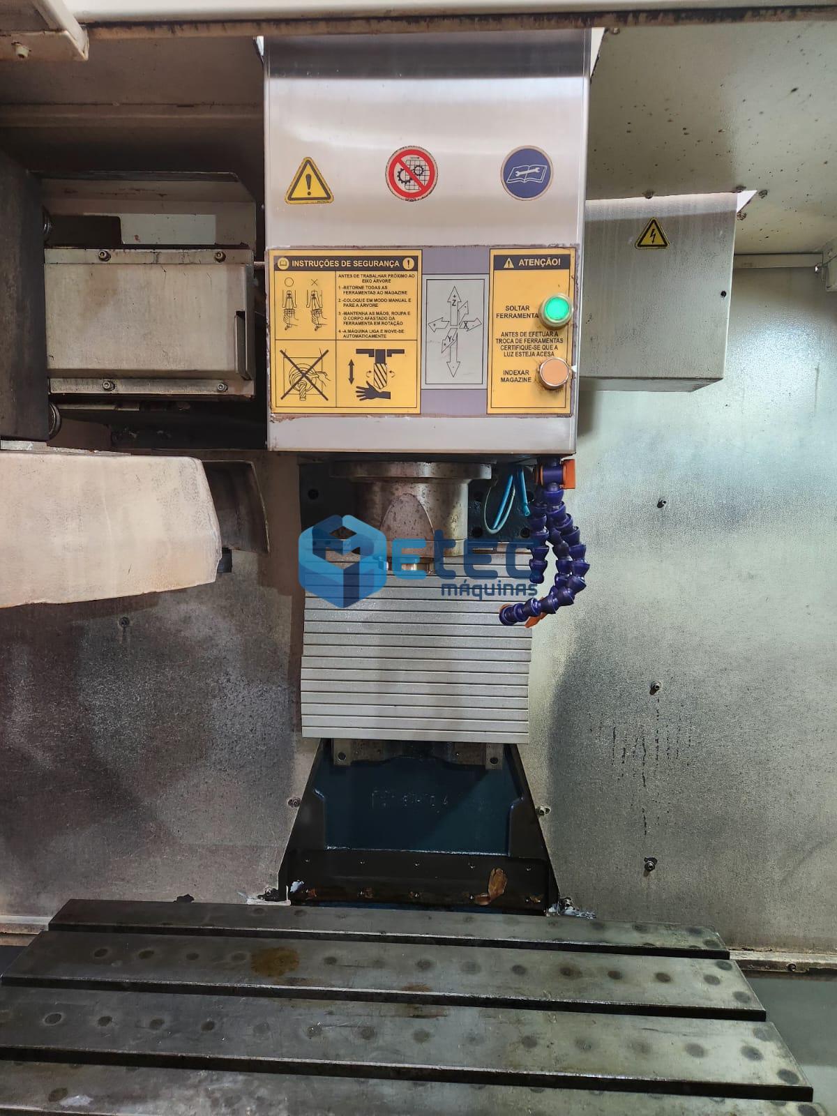 Centro de Usinagem Vertical Romi Discovery D760 Fanuc