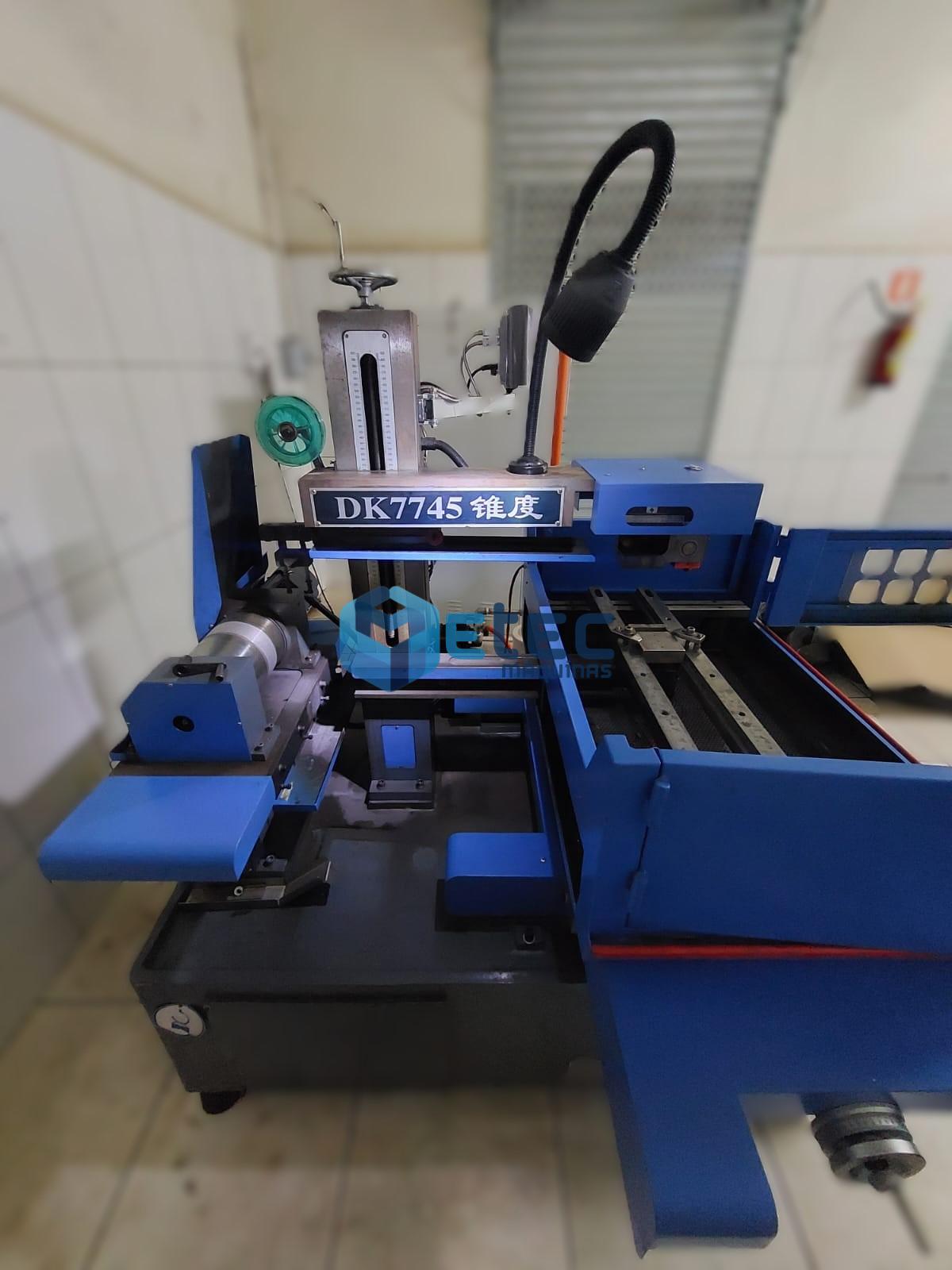 Eletroerosão a Fio CNC EDM Wire Cut Modelo 7745