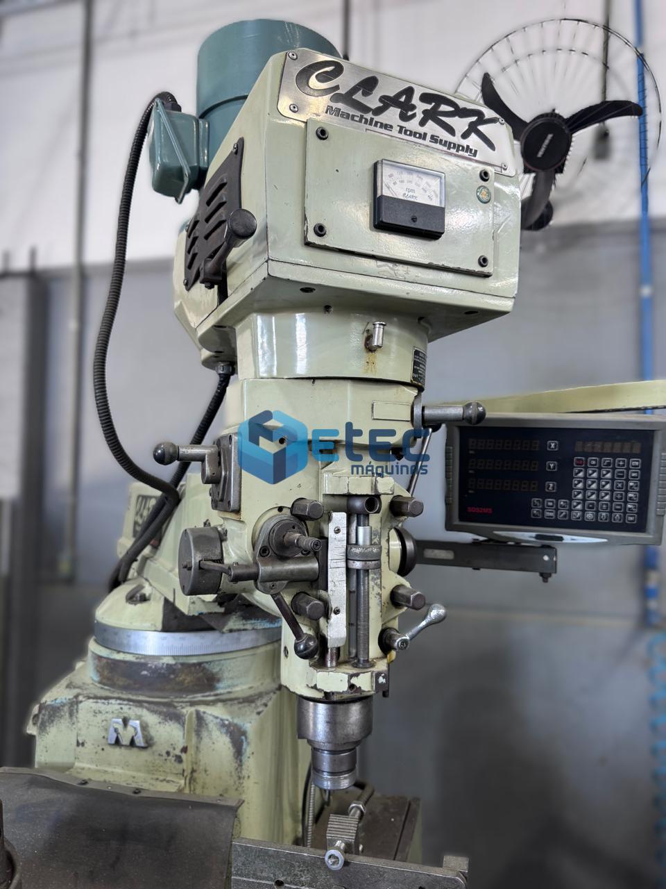 Fresadora Convencional CLARK