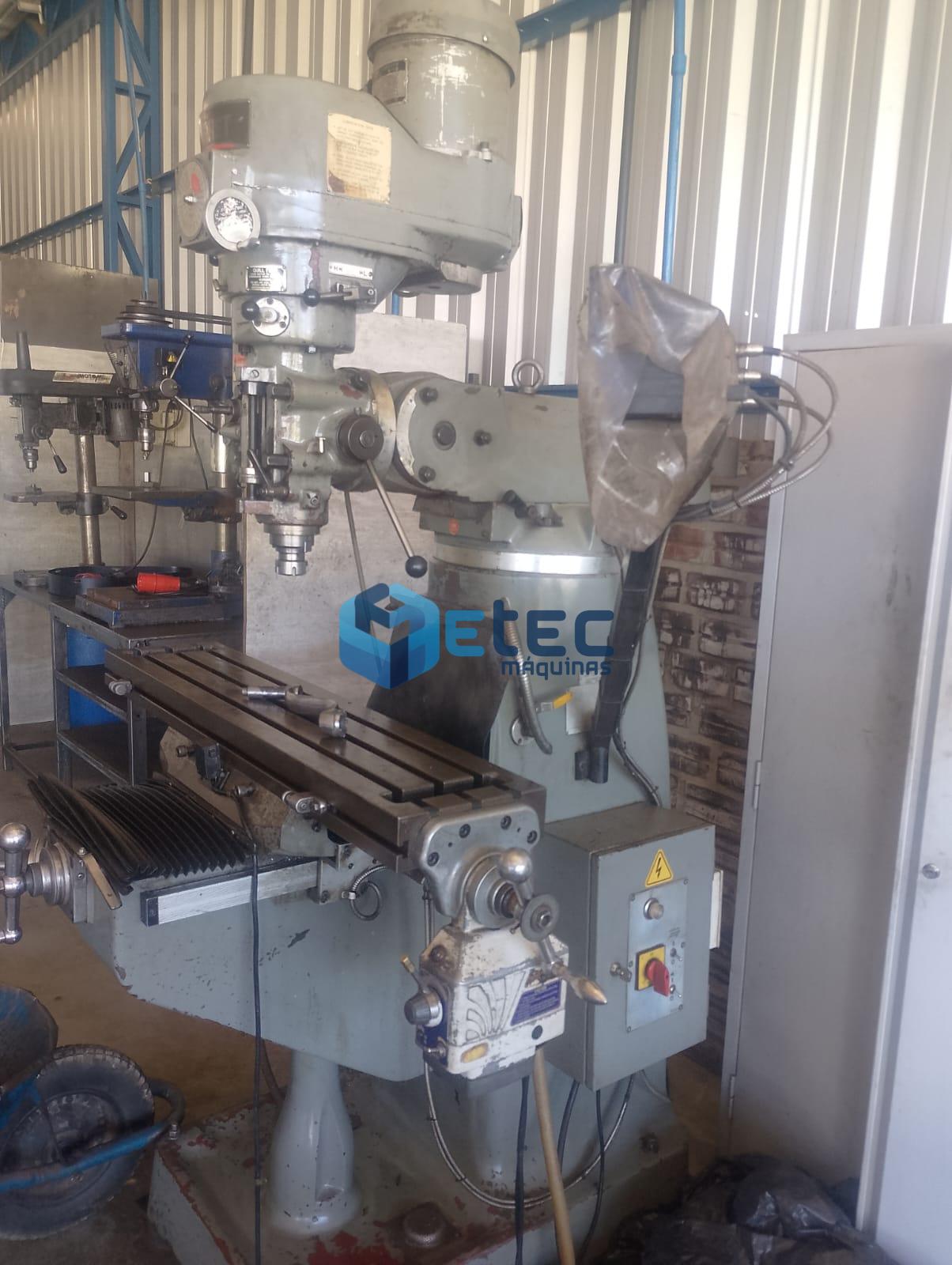 Fresadora Ferramenteira Convencional FIRST Com Digital