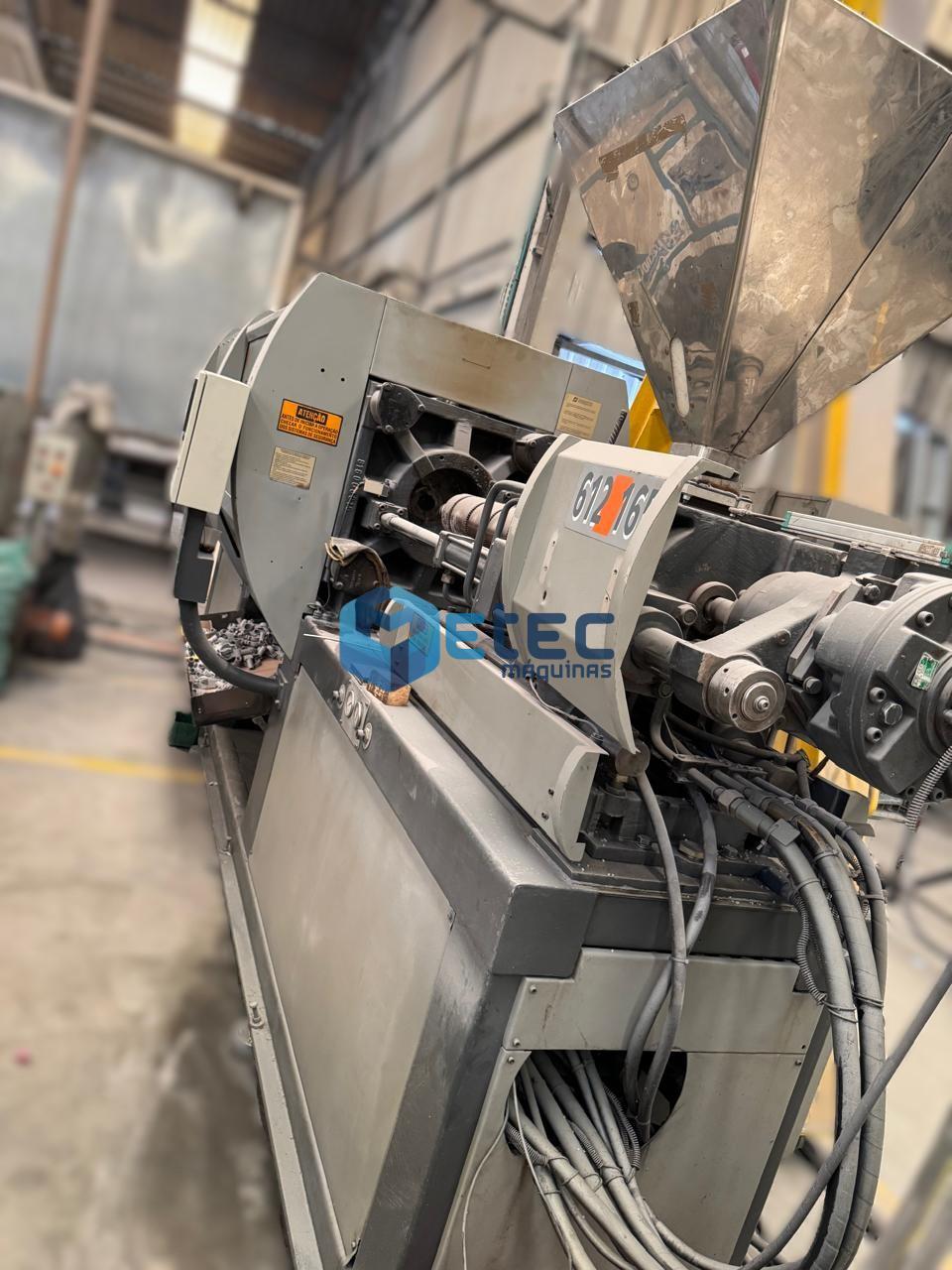 Injetora de Plástico Sandretto SB Uno 612/165T