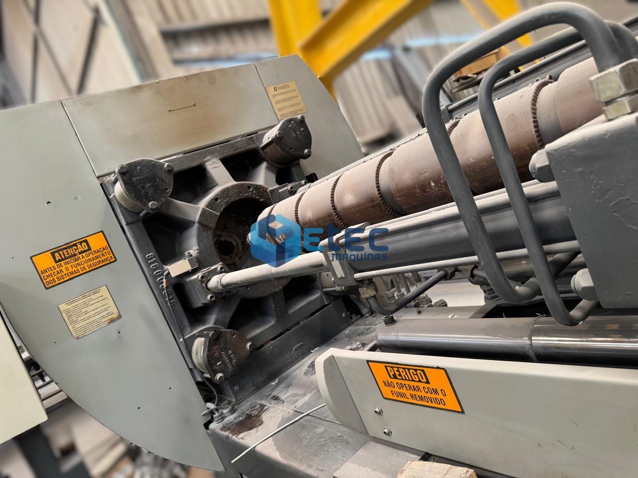 Injetora de Plástico Sandretto SB Uno 612/165T