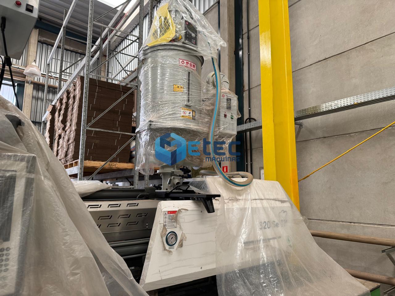 Injetora de Plástico WELLTEC 320Se II - com Robô