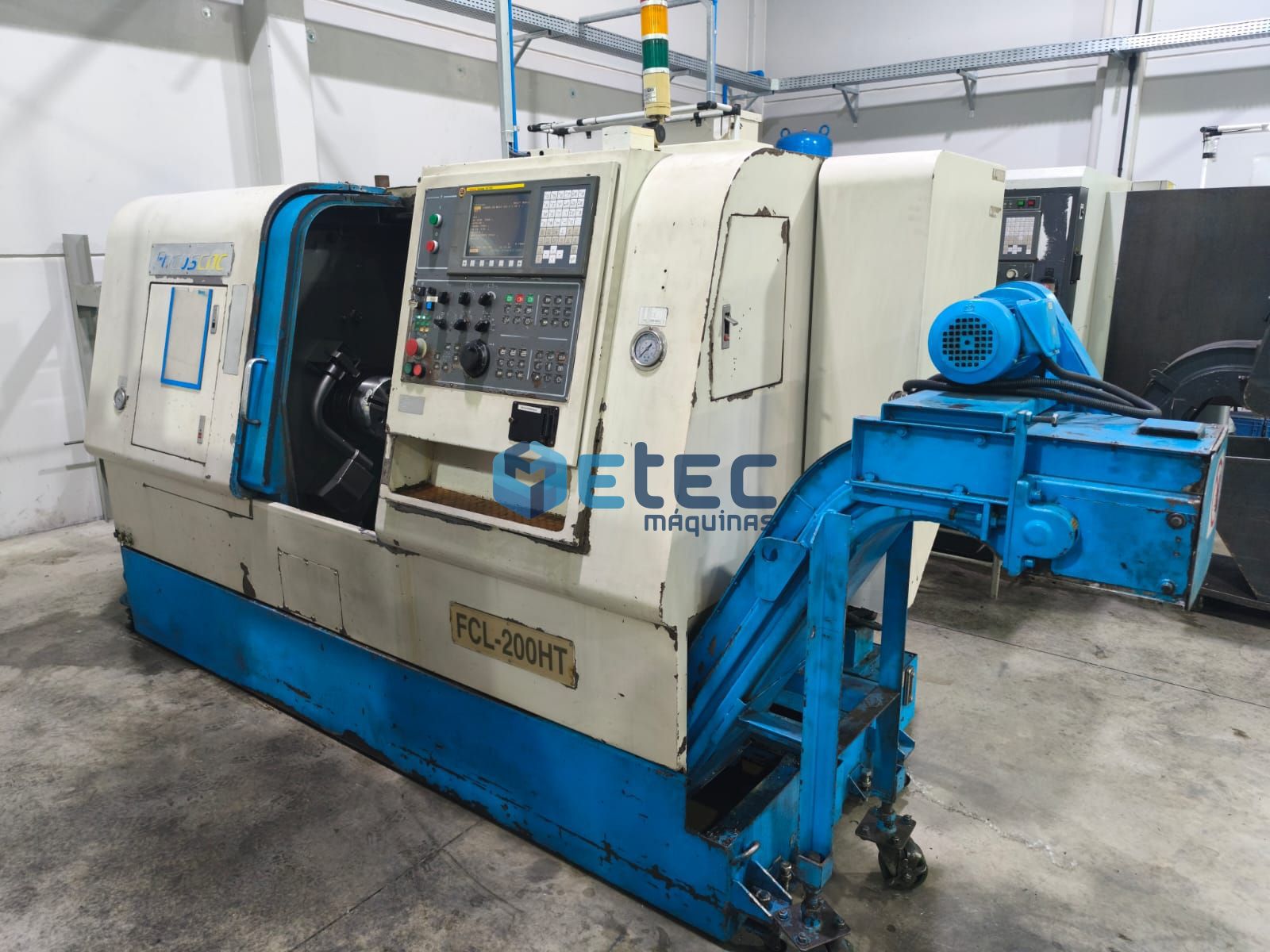 Torno CNC Focus FCL200HT