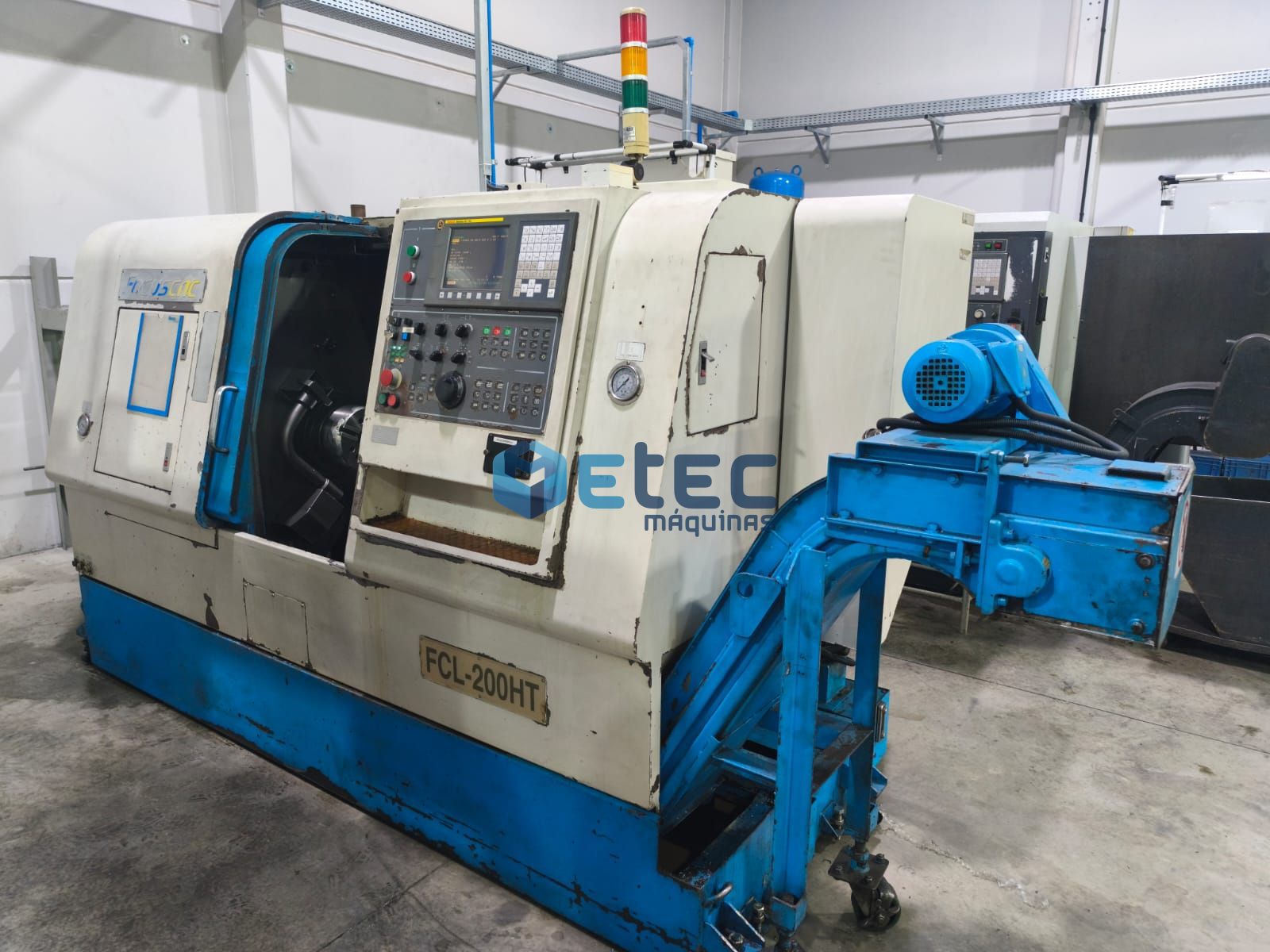 Torno CNC Focus FCL200HT