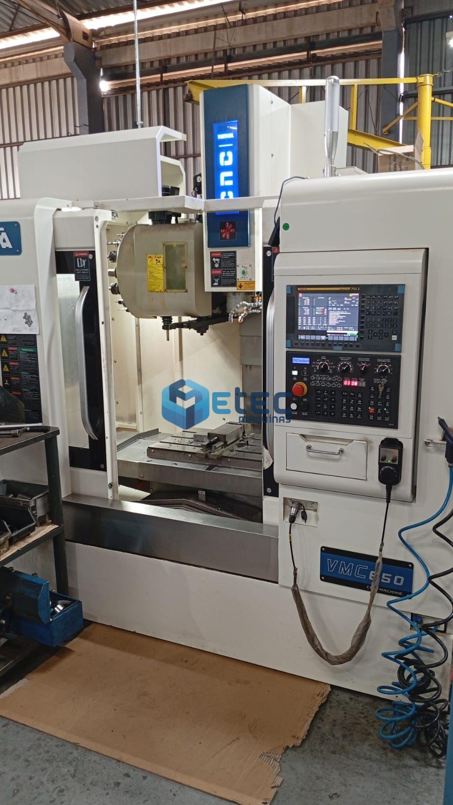 Centro de Usinagem Gama VMC650 + 4° Eixo