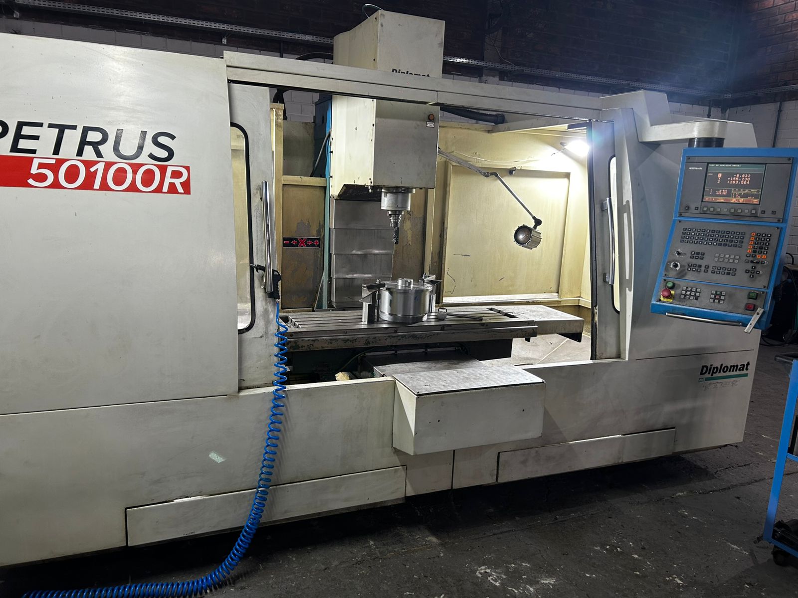 Fresadora CNC Diplomat PETRUS 50100R