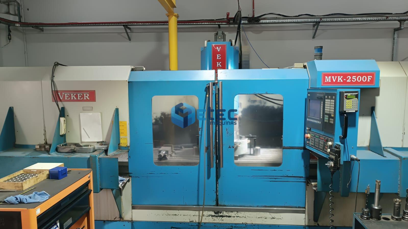 Fresadora CNC Veker MVK-2500F