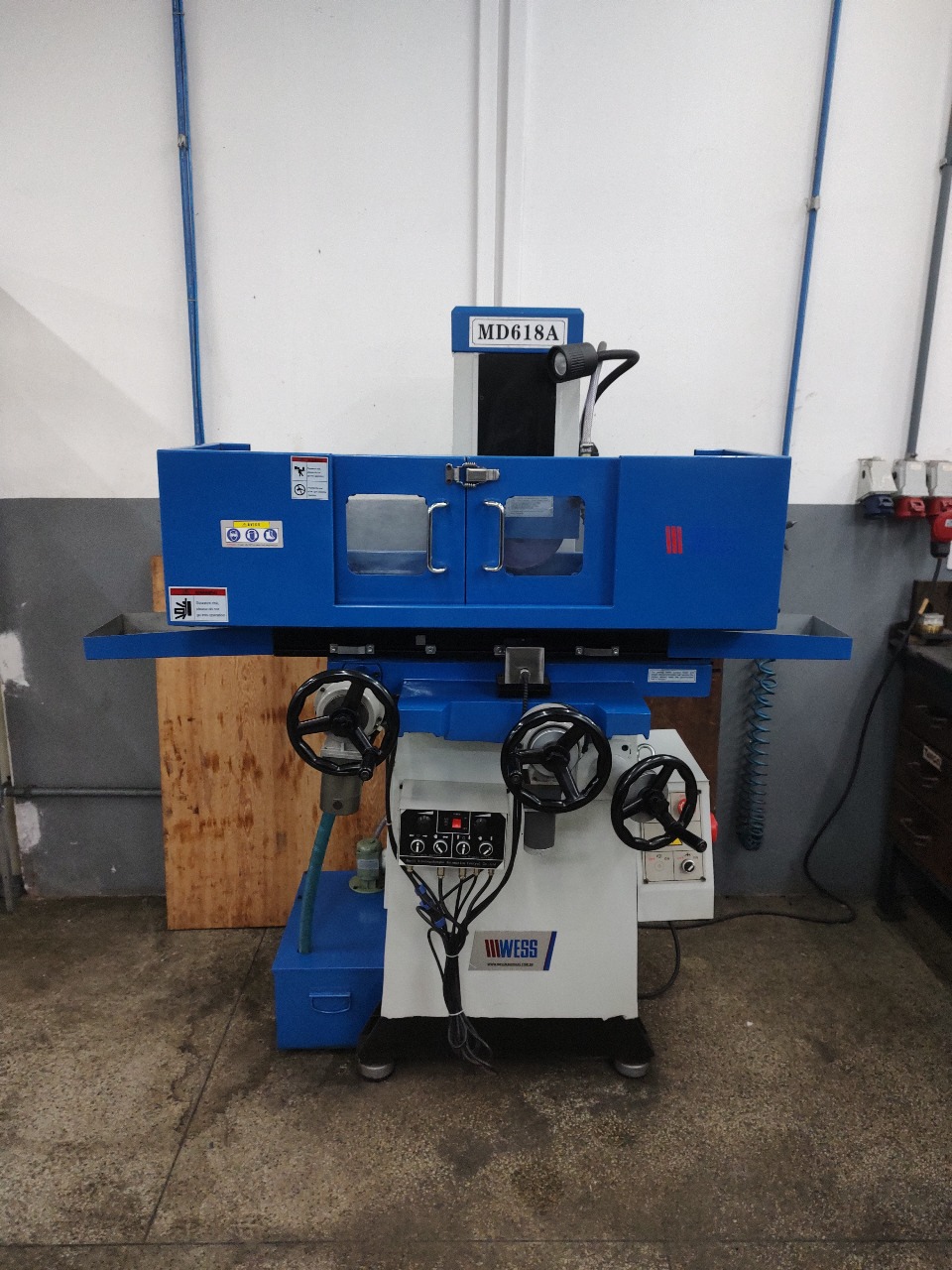 Retífica Plana Automática WESS M618