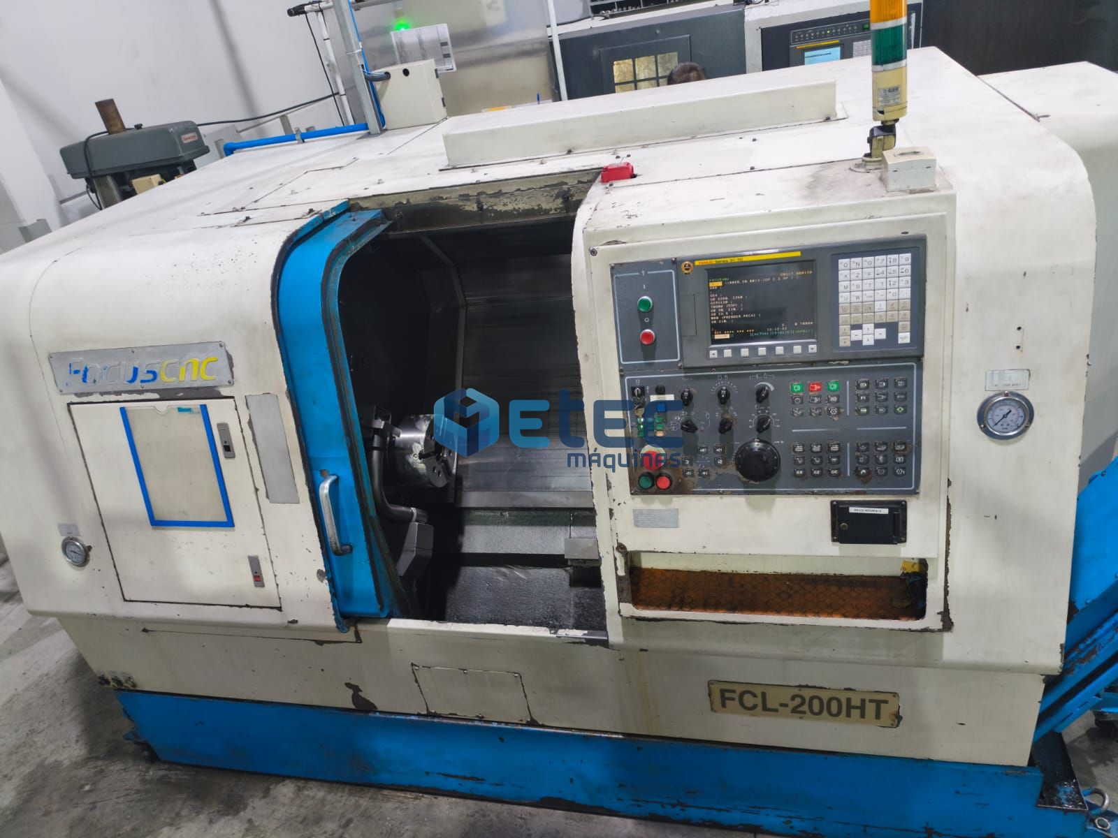 Torno CNC Focus FCL200HT